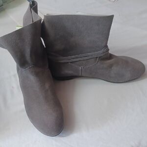 Gray Ankle Boots with Slouchy Suede Style